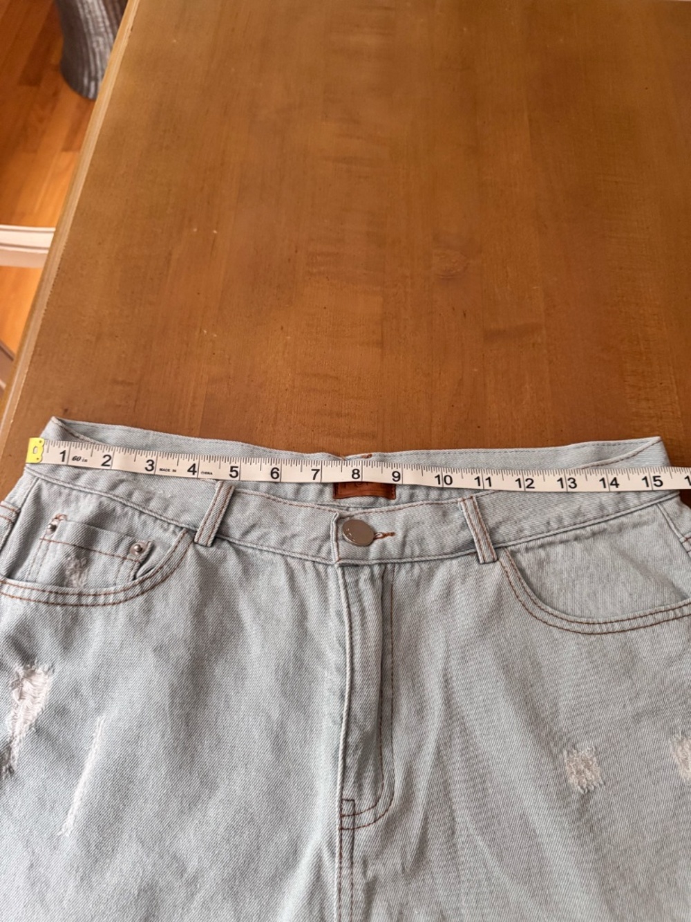 POL Distressed shorts with lace detail - Picture 5 of 6